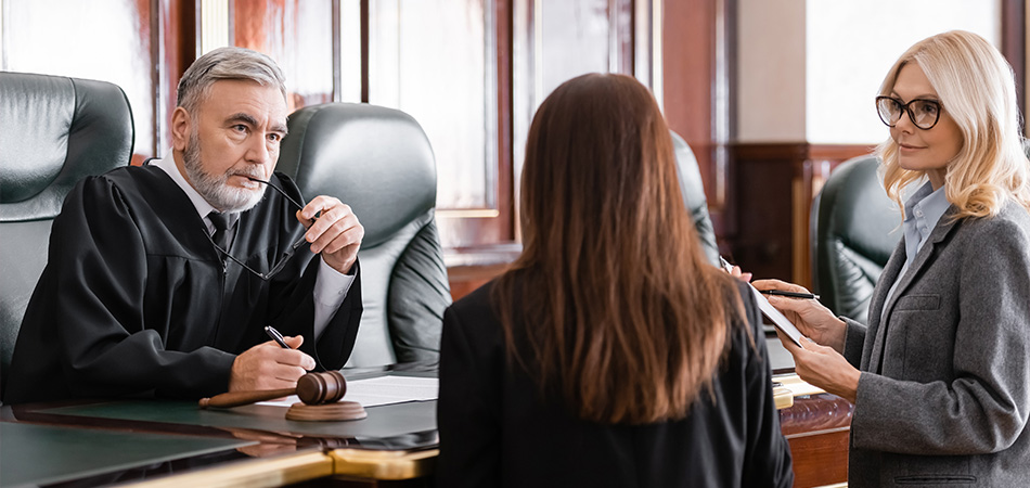 Estudiar casos prácticos reales ayuda a contextualizar la teoría y entender el Sistema Penal Acusatorio en su día a día.
