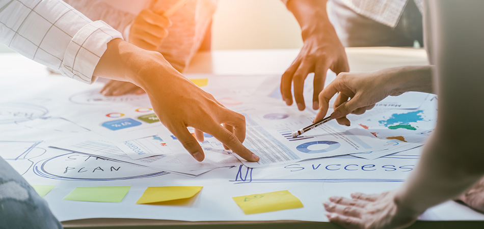 Innovación empresarial. Una empresa desarrolla nuevas ideas, productos, servicios o procesos que satisfagan las necesidades del mercado.