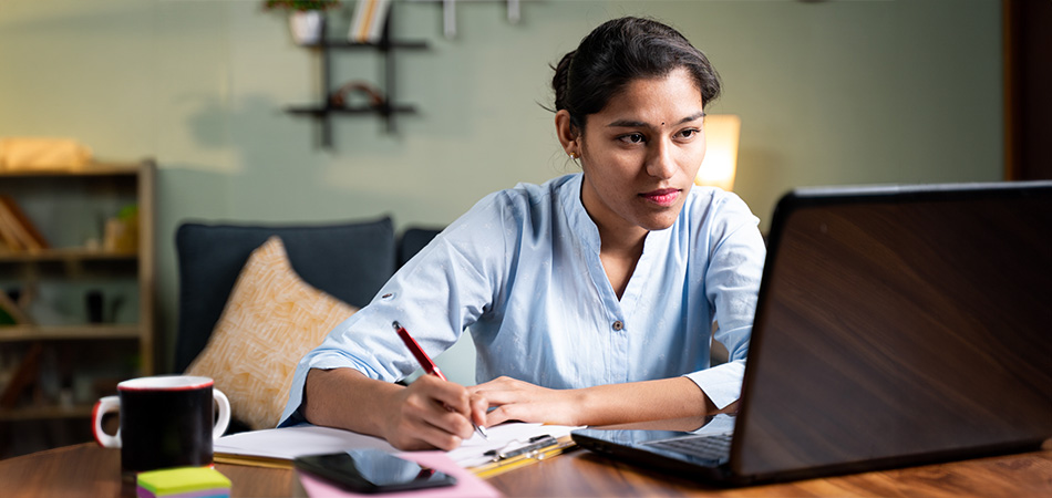 Capacítate con un diplomado en línea sin descuidar tu agenda laboral y personal.