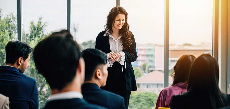 Interacción personalizada en capacitación presencial empresas