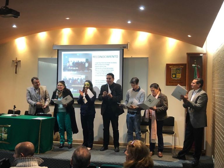 Entrega de reconocimientos a microempresarios de la Delegación Tlalpan