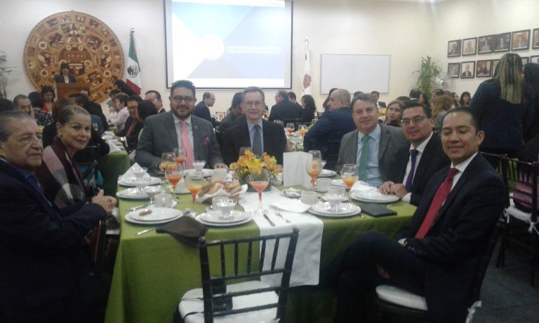 Presencia de la UIC en la Asociación Mexicana de Contadores Públicos