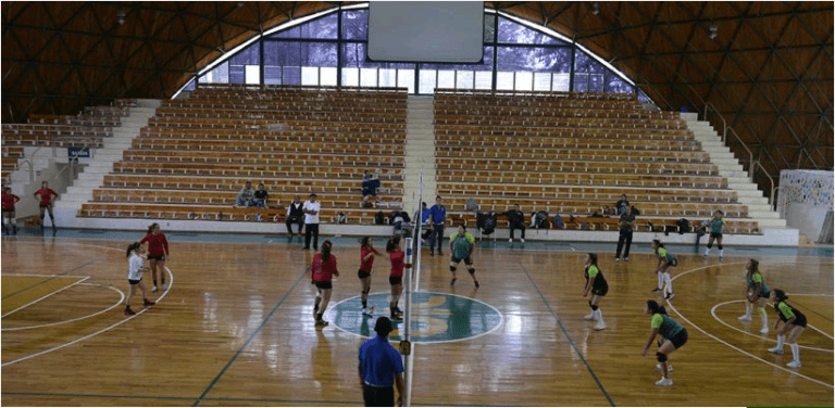 Inicia equipo de volibol femenil participación en Conadeip