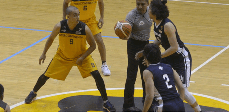 Emocionante partido entre los Gansos Salvajes de la UIC y los Pumas de la UNAM