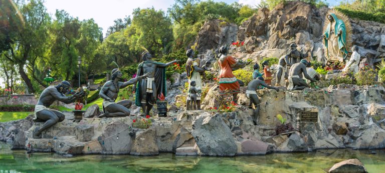 Monument La Ofrenda in Mexico city