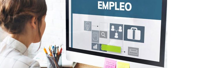 Empleo, mujer frente a computadora, 58 KB, trabajo