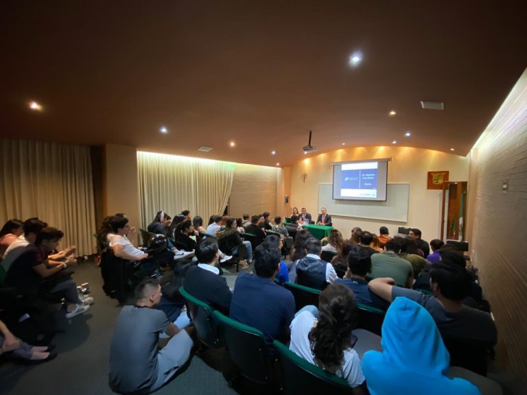 Conferencia de la CAAAREM acerca de la operatividad de las aduanas