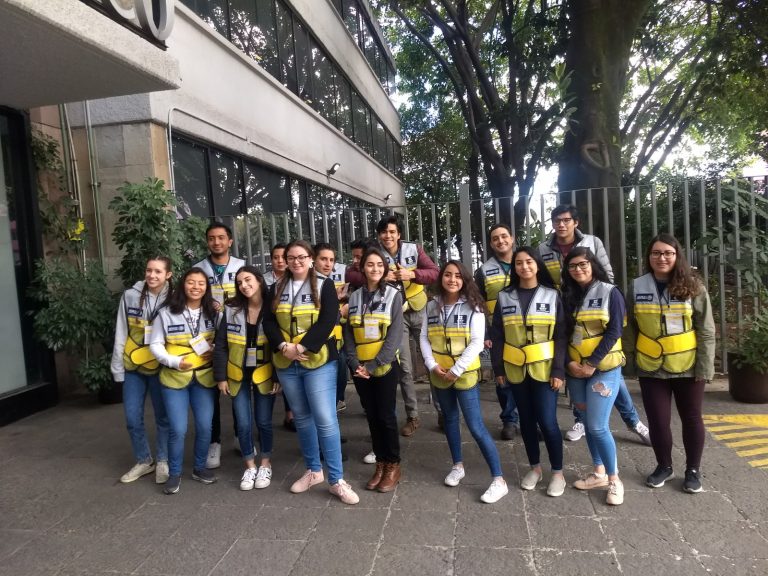 Estudiantes de RCI efectúan visita académica a la Aduana de Pantaco