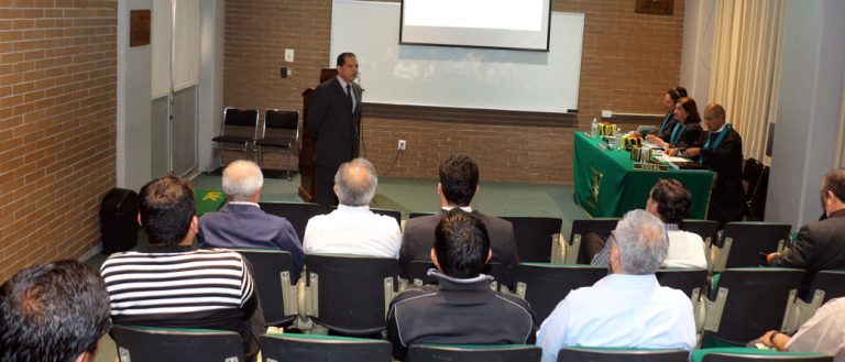 Se titula con mención honorífica el primer estudiante del  Doctorado en Educación