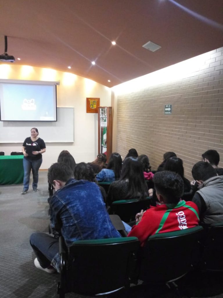 Mundo Joven presente en “Café con aroma UIC: practica y emprende”