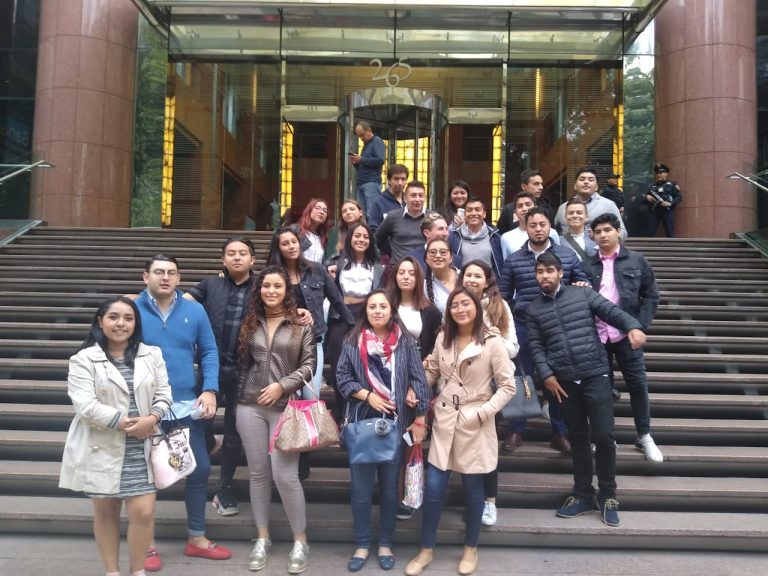 Estudiantes de RCI visitan instituciones del sistema financiero mexicano