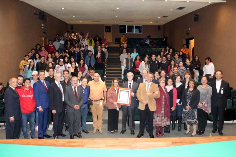 Conac entregó formalmente acreditación a la Escuela de Comunicación