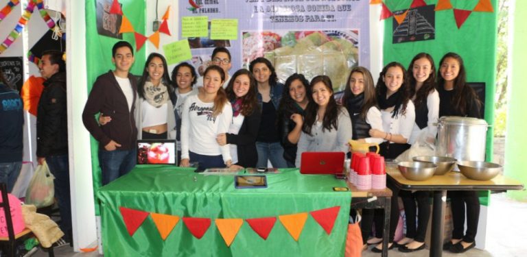 Feria gastronómica “México de mis amores” de Bachillerato UIC