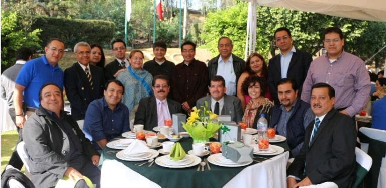 Reciben  Reconocimiento al  Mérito Docente 37 profesores UIC