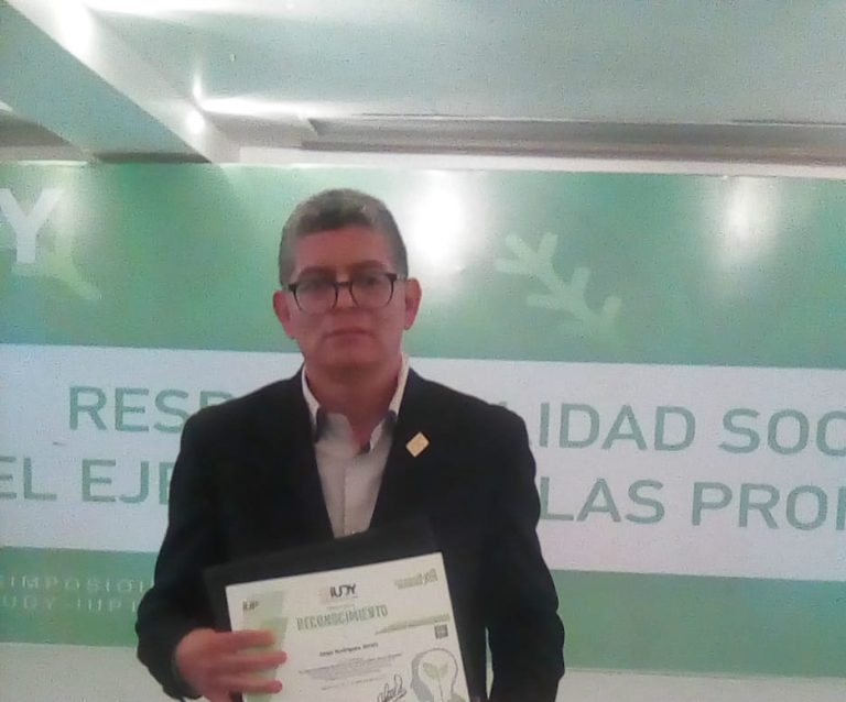 Presencia UIC en el 2º Simposio Nacional de Negocios