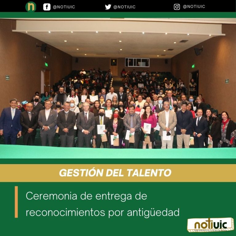 Ceremonia de entrega de reconocimientos por antigüedad