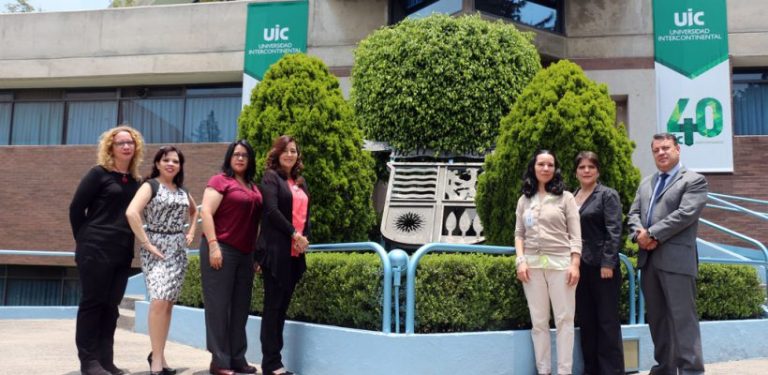 Profesores UIC obtienen certificación docente de ANFECA